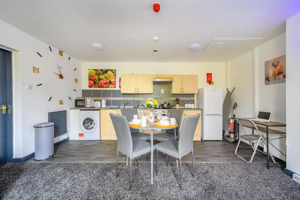 -F5Gh- For Relaxed & Cosy Stay, Free Parking, Wifi Leeds  Zewnętrze zdjęcie